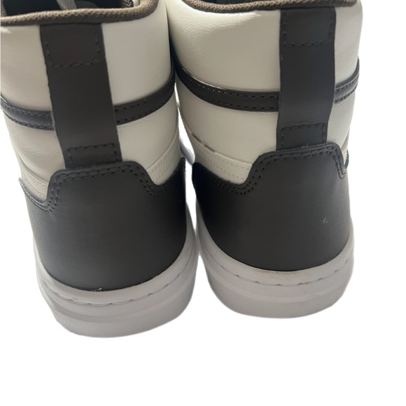 Converse size 10 Men's High-Top Sneakers - Picture 5 of 6